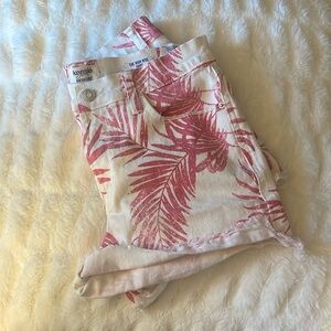 Kensie high rise shorts!!